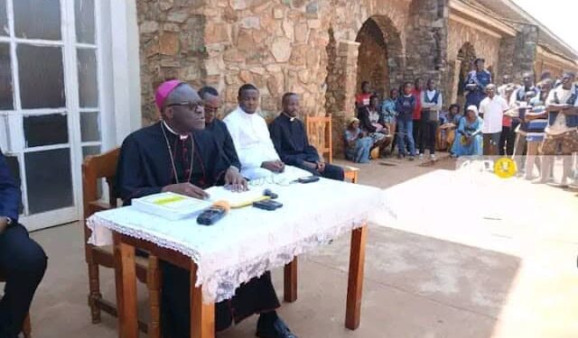 IMG-20250828-WA0004 - Agora Grands-Lacs Haut-Katanga : Mgr Fulgence Muteba monte au créneau face à la problématique du lycée Lubusha