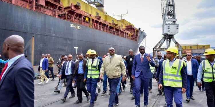 Kongo Central : Jean-Pierre Bemba inspecte le port de Matadi