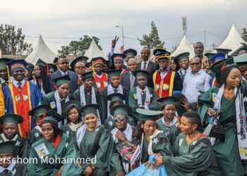Prof Jaribu Muliwavyo aux lauréats de l&rsquo;ISC/Goma : « Ce n&rsquo;est que le début…Allez distinguer dans la vie »