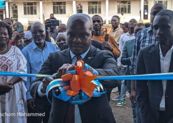 UNIGOM : remise des clés d&rsquo;un nouveau bâtiment aux doyens de domaines
