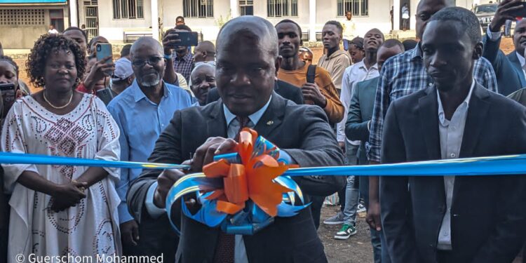 IMG-20251127-WA0012 - Agora Grands-Lacs UNIGOM : remise des clés d’un nouveau bâtiment aux doyens de domaines