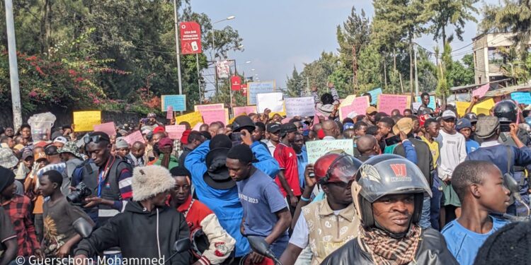 IMG-20251222-WA0070 - Agora Grands-Lacs Est de la RDC : les activités paralysées à Goma, des habitants dans la rue pour réclamer un dialogue « inclusif »