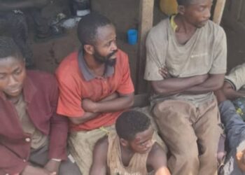 Irumu : douze civils recouvrent la liberté après une pression militaire sur les ADF à Ofay