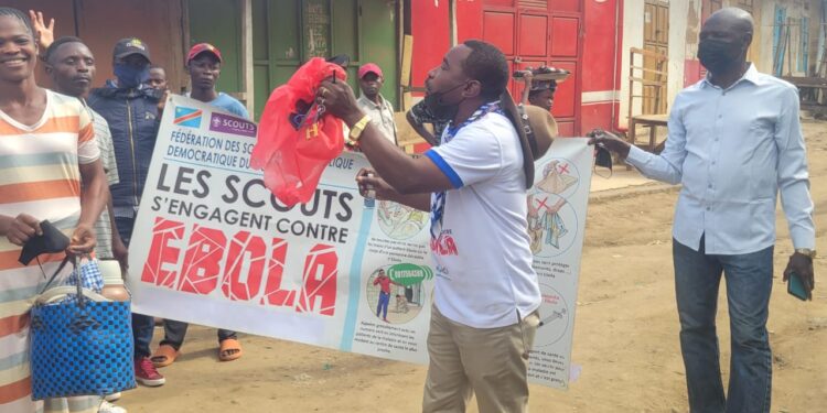 Ebola en RDC : les scouts sensibilisent commerçants et clients au marché central de Bunia