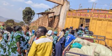 Butembo : aux vivres et non-vivres, la société civile de Bulengera apporte espoir aux détenus de Kakwangura